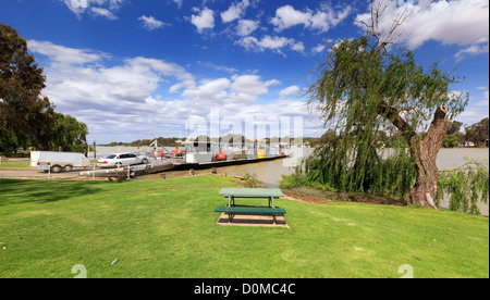 Ferry de Mannum Banque D'Images