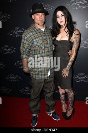 Jesse James et Kat Von D'ART DES DEUX MONDES entrent en collision à l'arrivée de kat von d's Wonderland gallery tenue à Wonderland gallery Banque D'Images