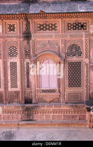 Les structures complexes de sculpté décoratif fort Mehrangarh Jodhpur, Rajasthan, Banque D'Images