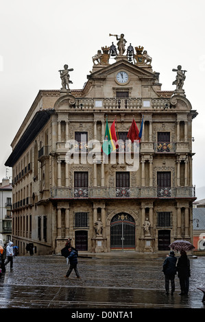Hôtel de ville dans la vieille ville de Pampelune, Navarre, Espagne, Europe Banque D'Images