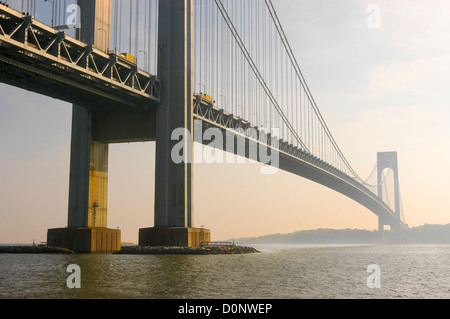 (060528-SWR012) 28 mai 2006 -- Brooklyn, New York - Le Verrazano Narrows Bridge Banque D'Images