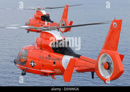 US Coast Guard en vol des hélicoptères Banque D'Images