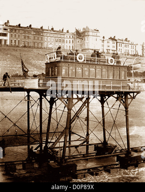 Volk's Electric Railway à Brighton Rottingdean période victorienne Banque D'Images