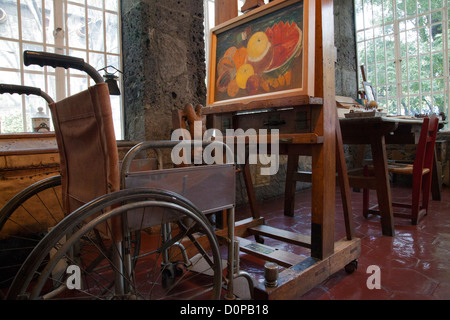 Musée Frida Kahlo - intérieur de l'espace de studio à Coyoacan à Mexico DF Banque D'Images