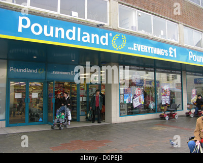 Poundland store discount shop Worthing West Sussex UK Banque D'Images