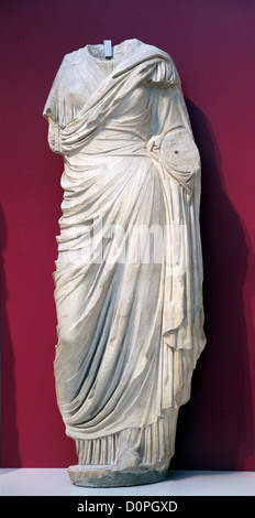 Roman, statue en marbre d'une femme, Utica, Tunisie Banque D'Images