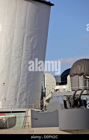 Le HMS Belfast WW2 battleship maintenant un musée flottant, est amarré sur la Tamise près de London Bridge, London, UK Banque D'Images
