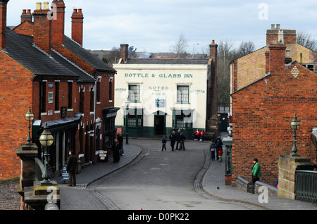 Une scène de rue à la Black Country Living Museum. Banque D'Images