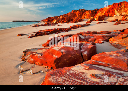 Falaises rouges à Cape Leveque sur la péninsule de Dampier. Banque D'Images