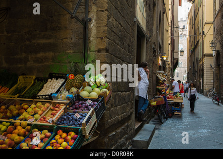 Les légumes en vente, Florence, Toscane, Italie Banque D'Images