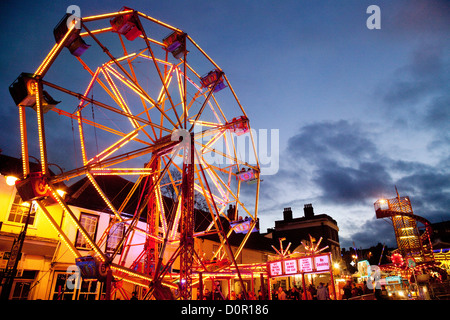 Grande roue et de foire, le marché de Noël juste fayre, Bury St Edmunds, Suffolk, UK Banque D'Images