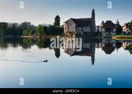 La Dordogne à Beaulieu sur Dordogne, Corrèze, Limousin, France Banque D'Images