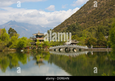 Black Dragon pool, Lijiang, Chine Banque D'Images