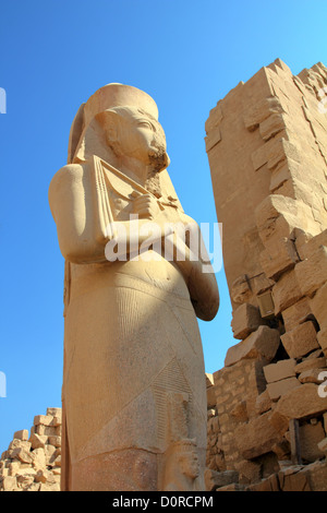 Ramses II - Egypte pharaon dans le temple de Karnak Banque D'Images