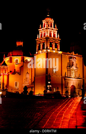 La Cathédrale de Guanajuato sur une nuit pluvieuse Banque D'Images