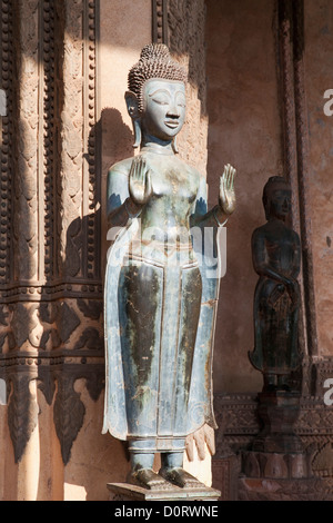 L'ASIE, Laos, Vientiane, Phakeo Ho, Musée Haw Pha Kaeo, musée, musées, Statue de Bouddha, moine, moines, Vacances, vacances, à Banque D'Images