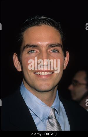 JIM CAVIEZEL.ligne rouge, la sûreté à l'Academy de Los Angeles , Ca. 1998.k14393lr.(Image Crédit : © Lisa Rose/Photos/ZUMAPRESS.com) Globe Banque D'Images