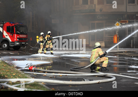 Berlin, Allemagne, Loesch travaux d'un grand feu Banque D'Images