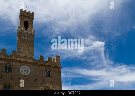 Façade du Palazzo dei Priori à Volterra en Toscane, Italie Banque D'Images