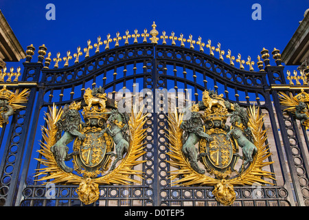 UK, Royaume-Uni, Grande Bretagne, Angleterre, Angleterre, Londres, Buckingham Palace, le Royal Coat of Arms, Tourisme, vacances, voyages, Va Banque D'Images