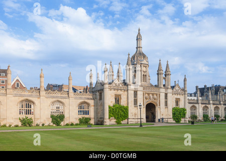 King's College d'entrée du point de vue de l'avant cour Cambridge, Angleterre Banque D'Images