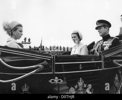 Sa Majesté la Reine le Prince Philip et la Princesse Anne en route pour l'investiture du Prince de Galles à Caernarfon 1969. Photo de DAVID BAGNALL. Banque D'Images