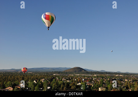 Des ballons, l'air chaud, Bend, Oregon, USA, United States, Amérique, Amérique du Nord, paysage, vue aérienne Banque D'Images