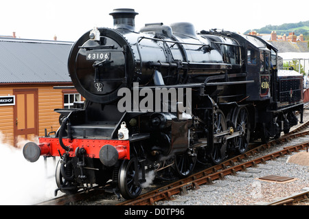 Ivatt nombre 43106 classe 4 locomotive vapeur vu sur la West Somerset Railway Banque D'Images