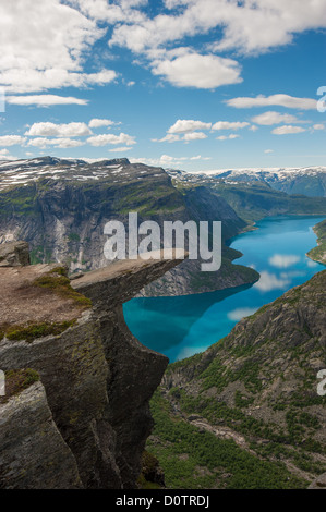 Trolltunga, Troll's tongue rock, Norvège Banque D'Images