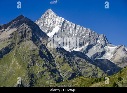 Alpes Pennines sont de hautes montagnes près de Zermatt, sur la frontière entre la Suisse et l'Italie. Banque D'Images