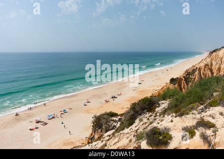 Dans les falaises de grès Gale beach, comporta , Portugal Banque D'Images