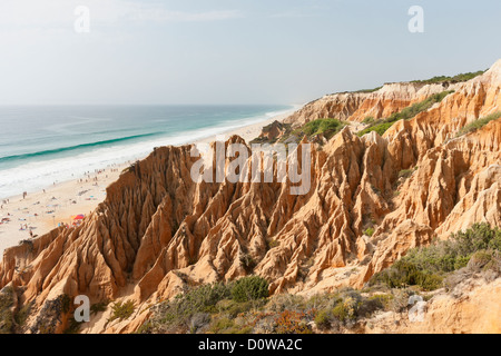 Dans les falaises de grès Gale beach, comporta , Portugal Banque D'Images