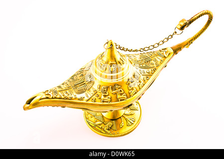 Aladdin's Lamp genie magique isolated on white Banque D'Images