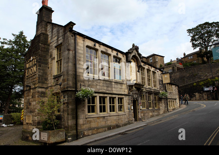 Le Lion Blanc pub à Hedben Bridge, West Yorkshire, Angleterre, Royaume-Uni. Banque D'Images