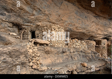 Des cabanes en pierre le village abandonné de Sap Bani Khamis, Grand Canyon d'Oman dans l'Oued un Nakhur, Jabal Akhdar montagnes, Oman Banque D'Images