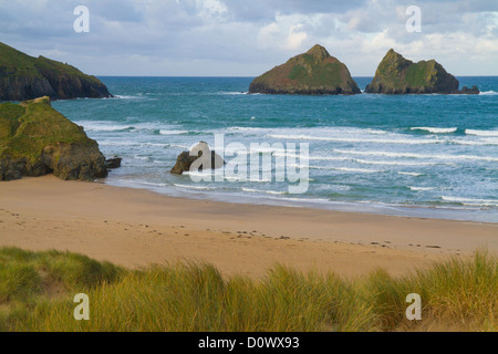 La plage de la baie de Holywell Cornwall England Royaume-Uni près de Newquay et sur le chemin côtier du sud-ouest Banque D'Images