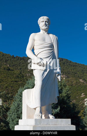 Statue d'Aristote à la Grèce de Stagyre antique situé à (lieu de naissance du philosophe) Banque D'Images