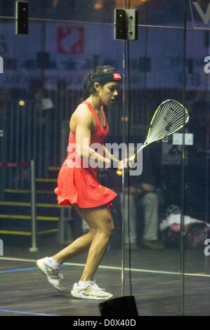 Finale femmes de Cathay Pacific Sun Hung Kai Hong Kong financière Squash Open 2012- 2 déc, 2012. Nicol David vs Camille Serme. Banque D'Images