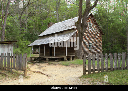 Tipton Place. Maison historique dans la Cades Cove, parc national des Great Smoky Mountains. Townsend, Tennessee, USA. Banque D'Images