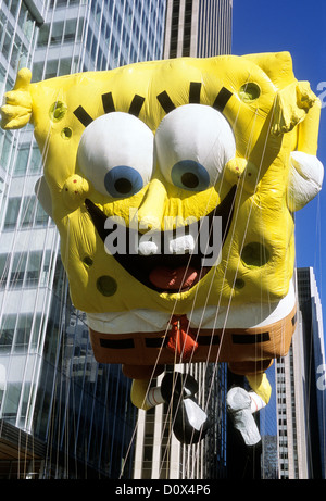 Parade de Thanksgiving ballon Bob l'éponge SquarePants.New York, Central Park West.Le défilé de vacances traditionnel de Macy New York City USA Banque D'Images