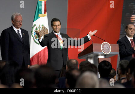 Le 1 décembre, 2012 - Mexico, District Fédéral, MEXICO - Mexique, qui vient d'être assermenté Président Enrique Pena Nieto livre son discours d'investiture au Palais National à Mexico, Samedi, Décembre 1, 2012. (Crédit Image : © Antonio Nava/Prensa Internacional/ZUMAPRESS.com) Banque D'Images