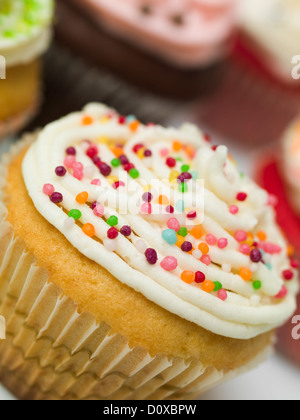 Détail macro avec muffin sprinkles colorés Banque D'Images