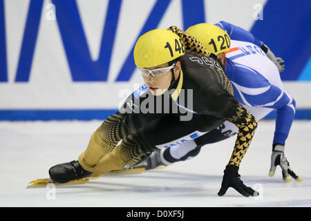 Yuzo Takamido (JPN), 2 décembre 2012 - Courte piste : Coupe du Monde Samsung ISU courte piste 2012, Men's 5000 m de patinage de vitesse sur courte piste B-Finale, Nippon Gaishi arène, Nagoya, Aichi, Japon. (Photo par Akihiro Sugimoto/AFLO SPORT) [1080] Banque D'Images