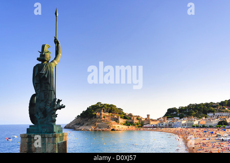 L'Espagne, l'Europe, la Catalogne, la Costa Brava Côte, Tossa de Mar, ville, Minerva, statue, Gran Beach, plage, bleu, château, Coast, Costa Banque D'Images