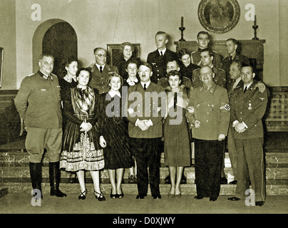 Eva Braun, Adolf Hitler, Wilhelm Brückner, Hitler, l'Adjudant-chef Christa Schröder, secrétaire d'Hitler, Eva Braun, Adolf Hitl