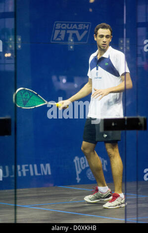 Les hommes de finale de Cathay Pacific Sun Hung Kai Hong Kong financière Squash Open 2012. Ramy Ashour vs James Willstrop, Ramy Ashour a demandé le titre de la femme. Hong Kong, Dec 2, 2012. Banque D'Images