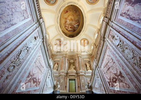 L'Escalier d'honneur Baroque entrée du bourbon rois de Naples Palais Royal de Caserte, Italie. Banque D'Images