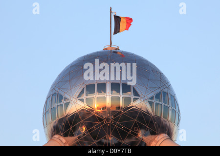 Restaurant avec vue panoramique au sommet de l'Atomium à Bruxelles, Belgique Banque D'Images