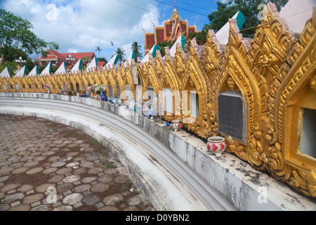 Dans la région de columbarium temple Wat Plai Laem Banque D'Images