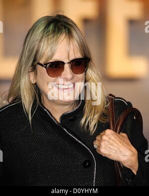 Londres, Royaume-Uni. 3e décembre 2012. Twiggy modèle assiste à la première UK de LIFE OF PI le 03/12/2012 à l'Empire Leicester Square, Londres. Les personnes sur la photo : Twiggy. Photo par Julie Edwards Banque D'Images